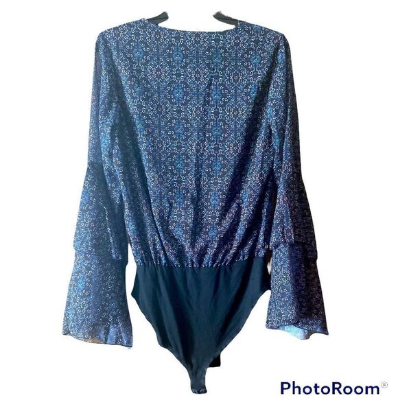 Heyson Long Shear sleeve Bodysuit Blouse with Front Button Detail Size Small - Picture 2 of 7